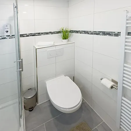 Immostay S#5 - Naehe Golfplatz- Wifi & 4k Tv, Parken *